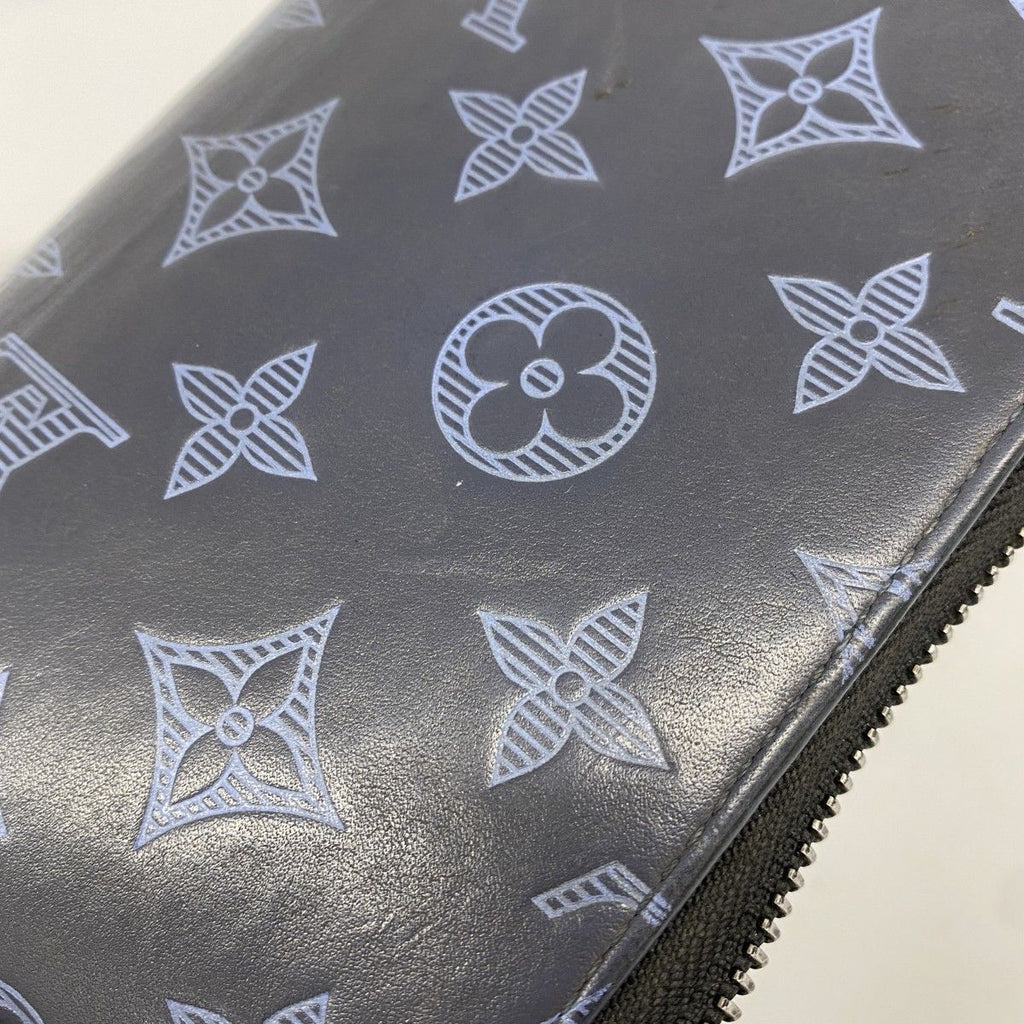 Louis Vuitton Wallet Monogram Shadow Zippy Vertical Navy — view 8