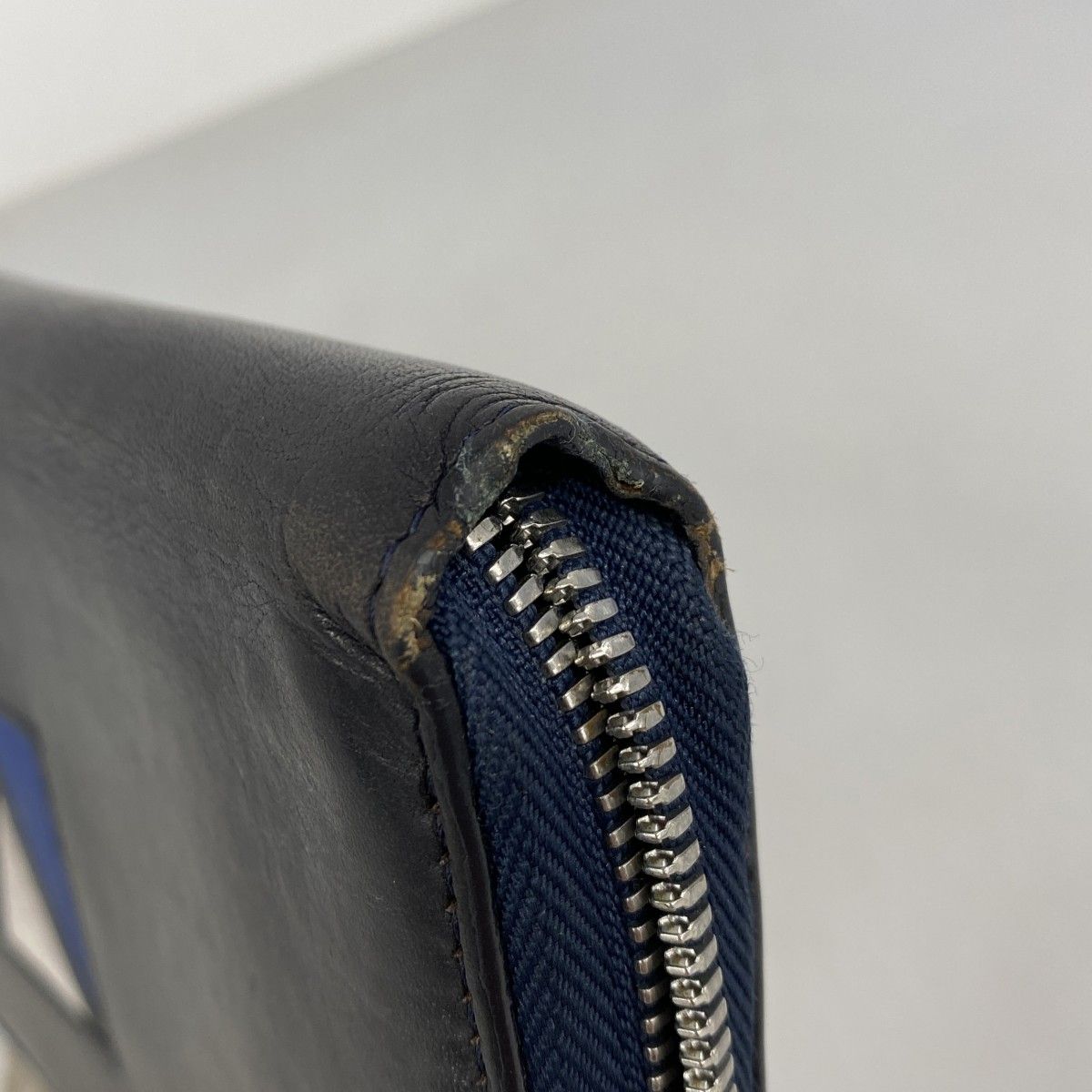 Louis Vuitton Wallet LV Cup Zippy Organizer Navy — view 5