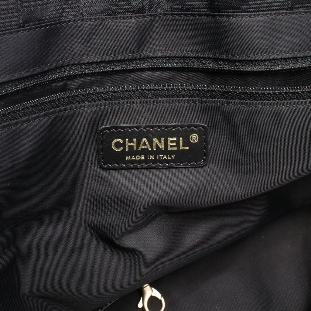 Chanel Tote New Travel Line Black Nylon Leather — view 4