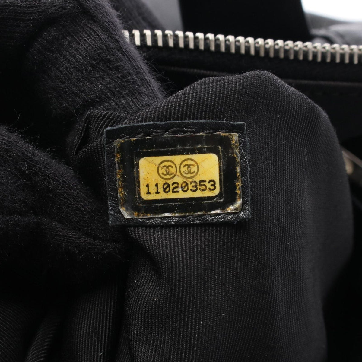 Chanel Tote CC Logo Black Leather Quilted Stitch Handbag — view 5