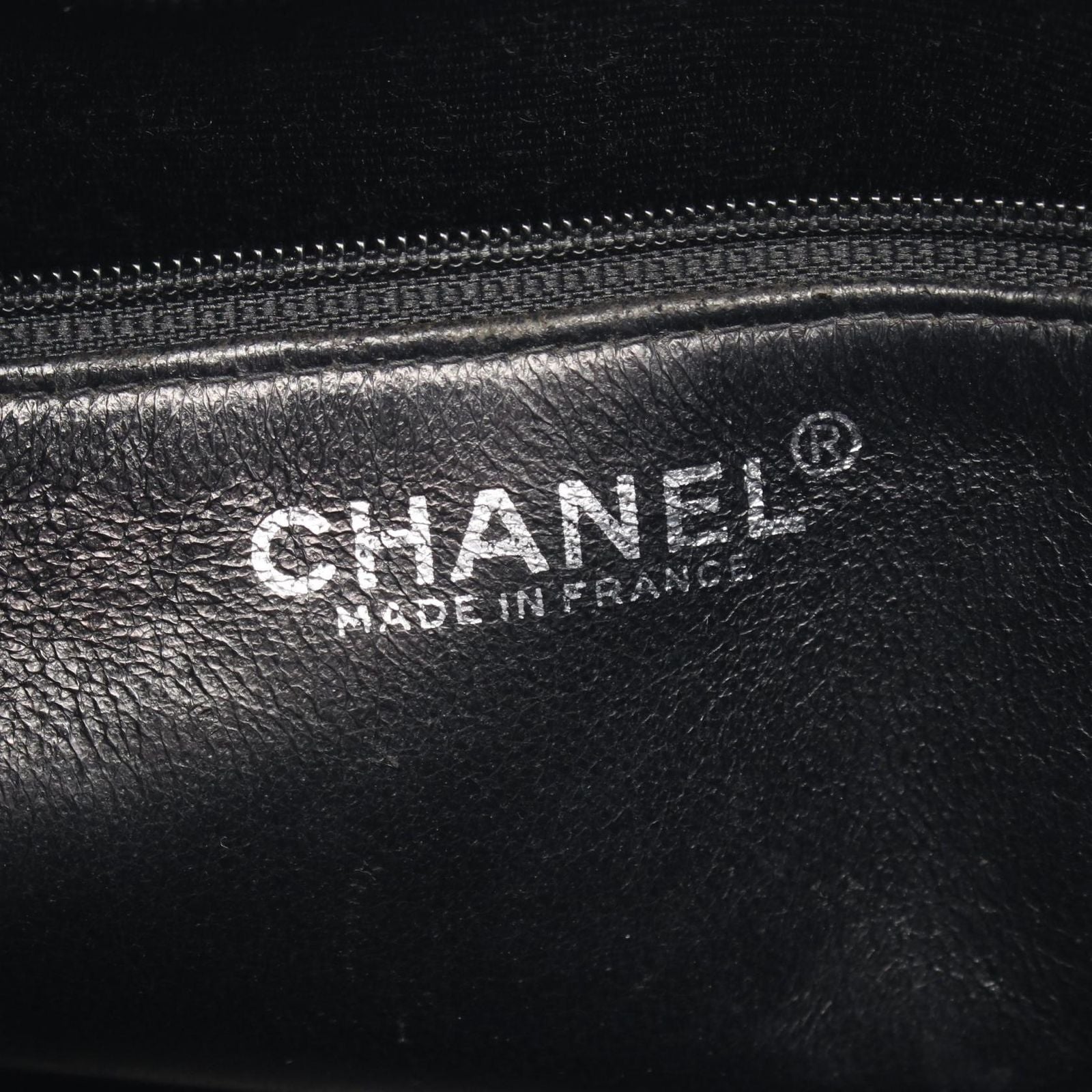 Chanel Tote Reissue Black Caviar Leather — view 4