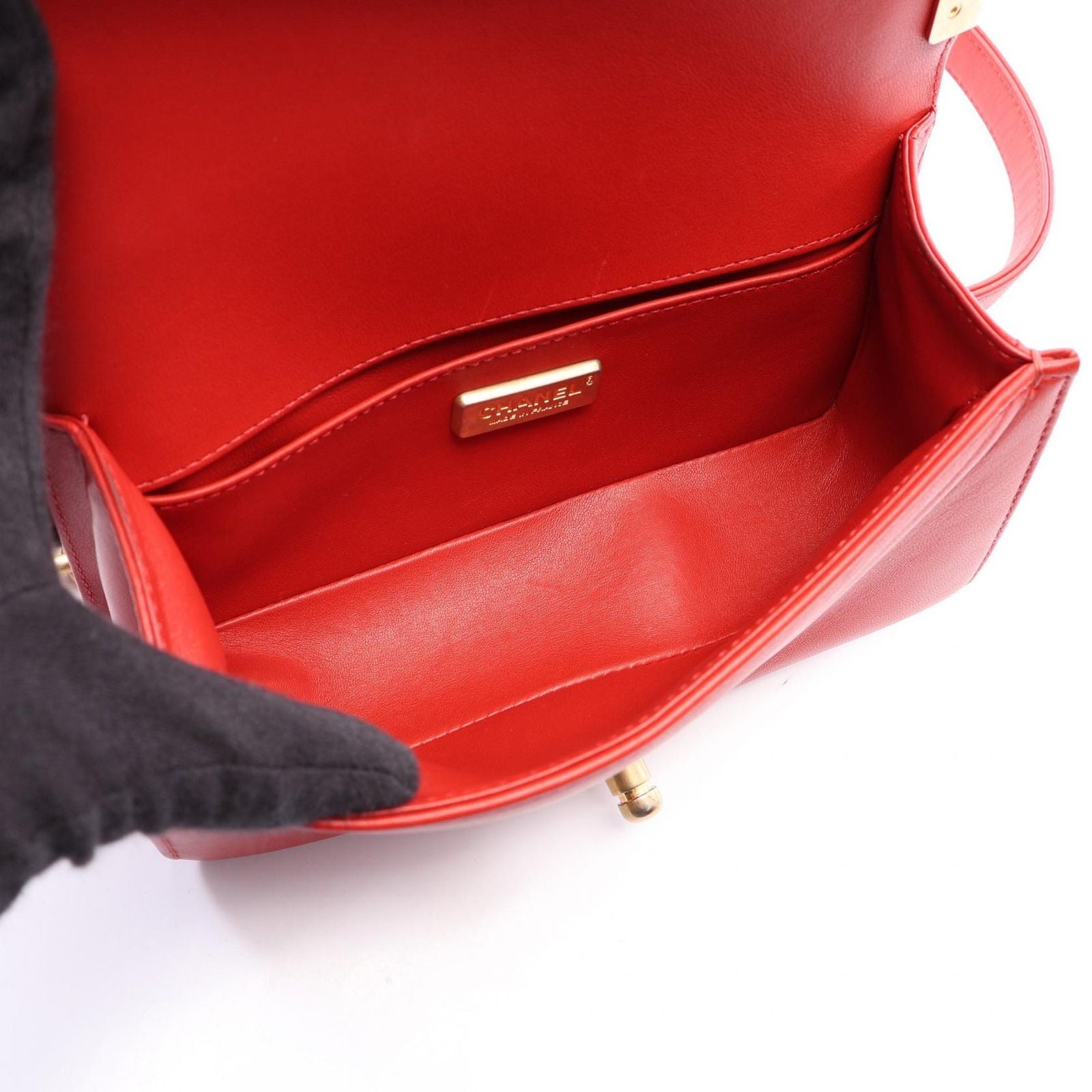 Chanel Shoulder Bag Boy Small Red Leather Chain — view 3