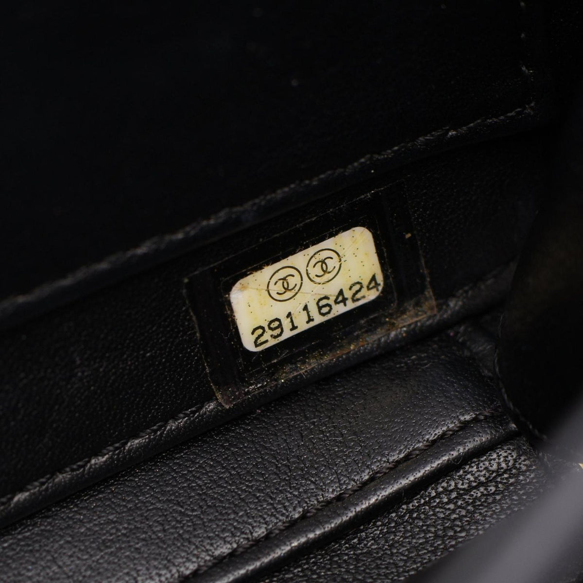 Chanel Shoulder Bag CC Figuri Small Vanity 2-Way Black Caviar Leather CC — view 5