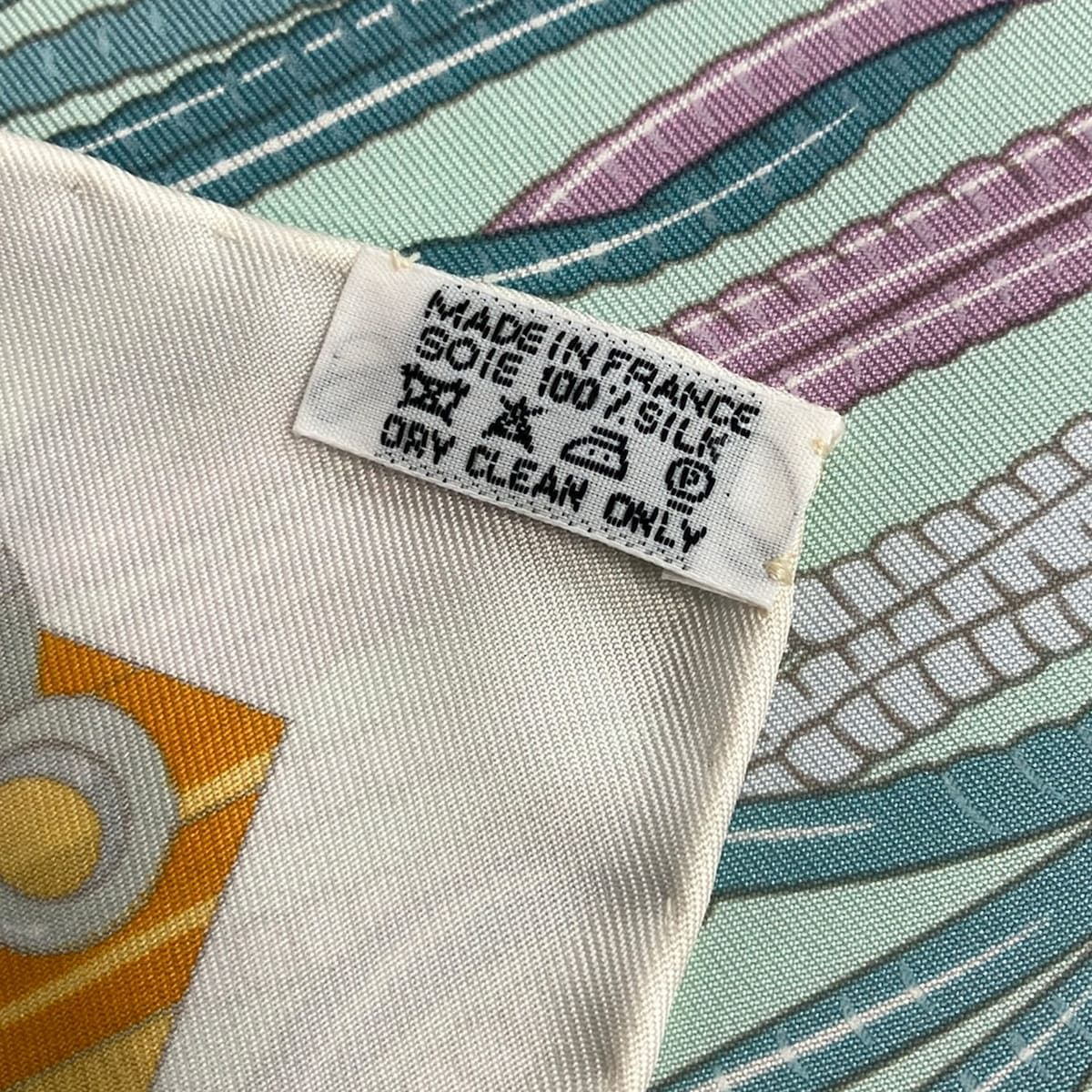 Hermes Scarf Carre 90 White Light Green Multi Ceintures Et Liens — view 3