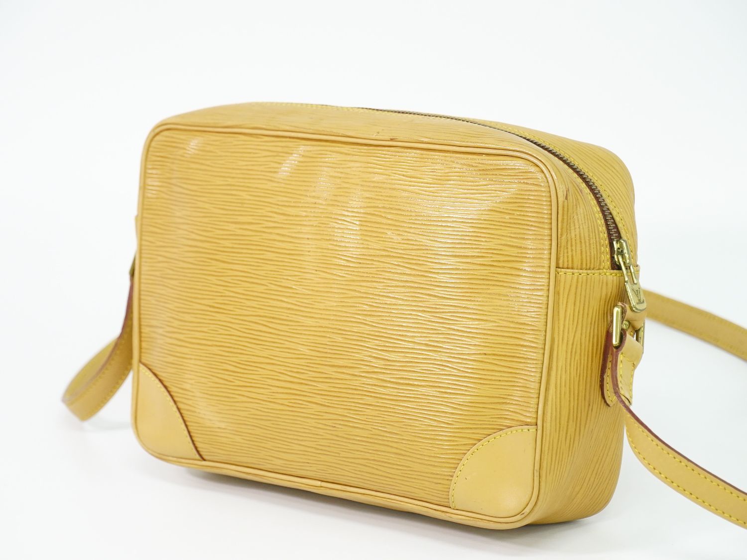 Louis Vuitton LV Trocadero 27 Epi Leather Shoulder Bag Pochette Winnipeg Beige — view 2