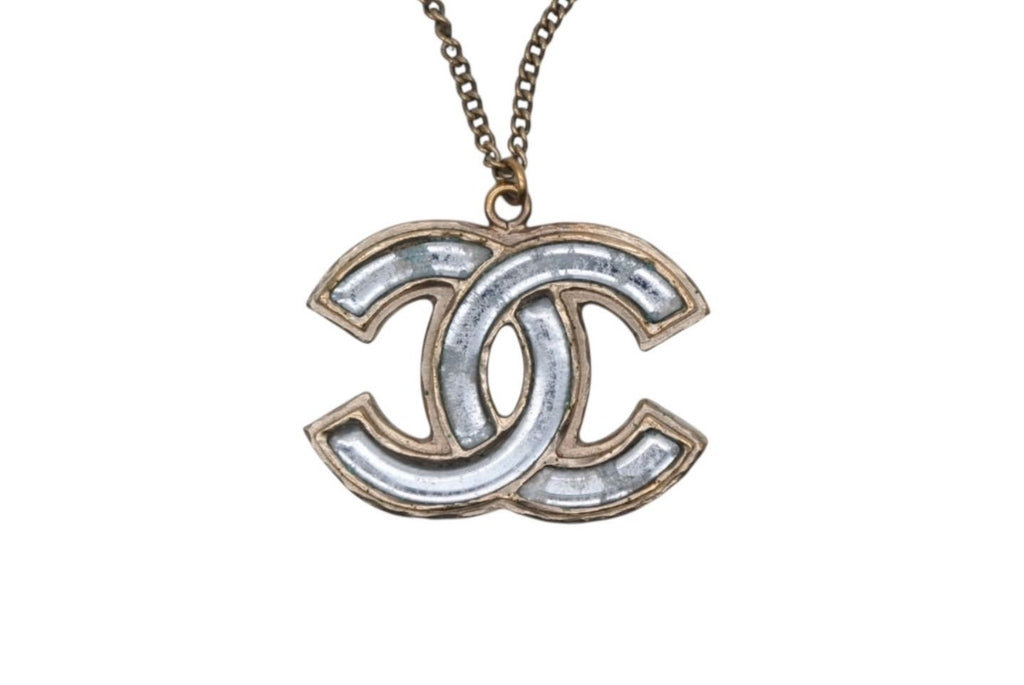 Chanel CC Logo Necklace Metal Clear Gold — view 2