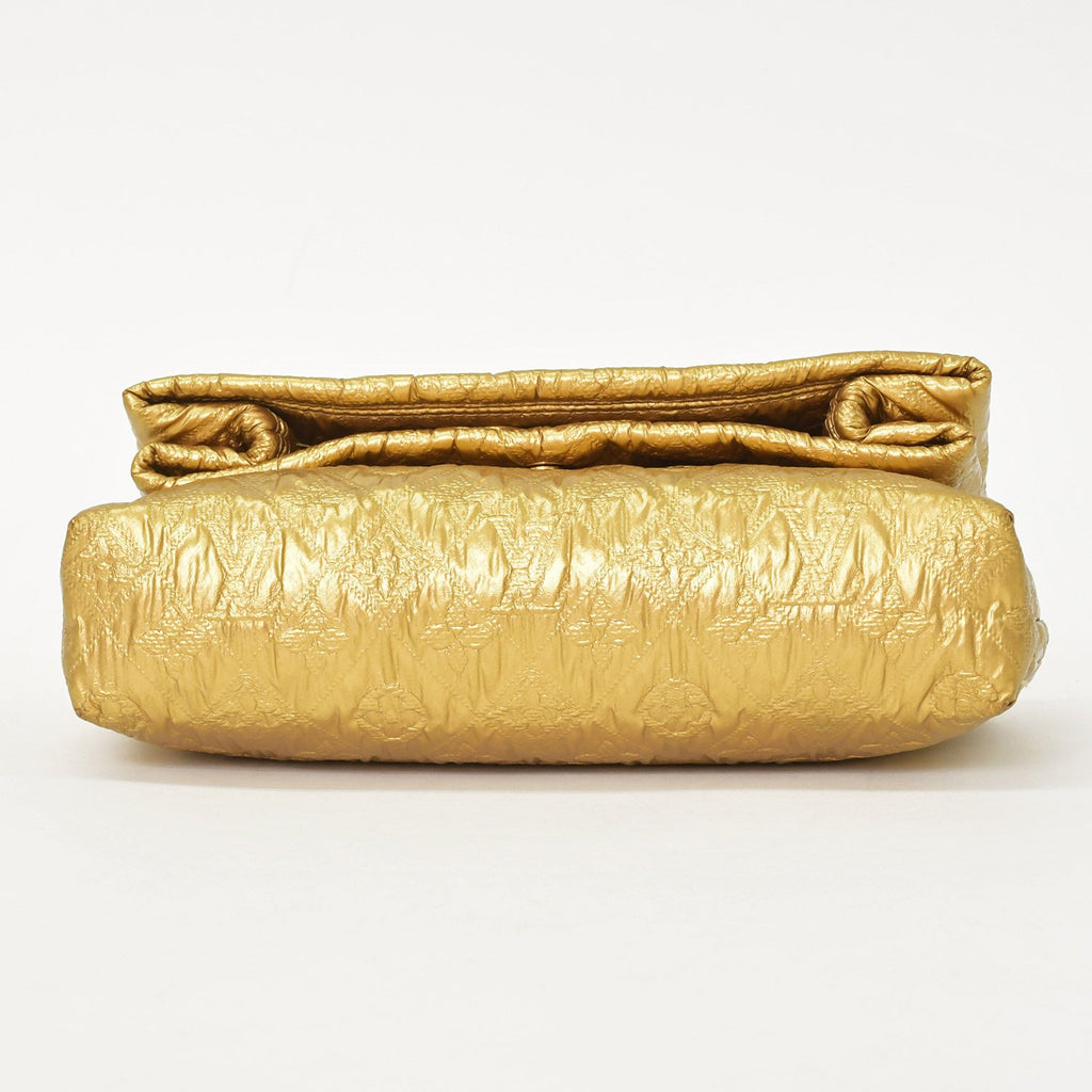 Louis Vuitton Clutch Limelight PM Gold Silk Wool — view 7