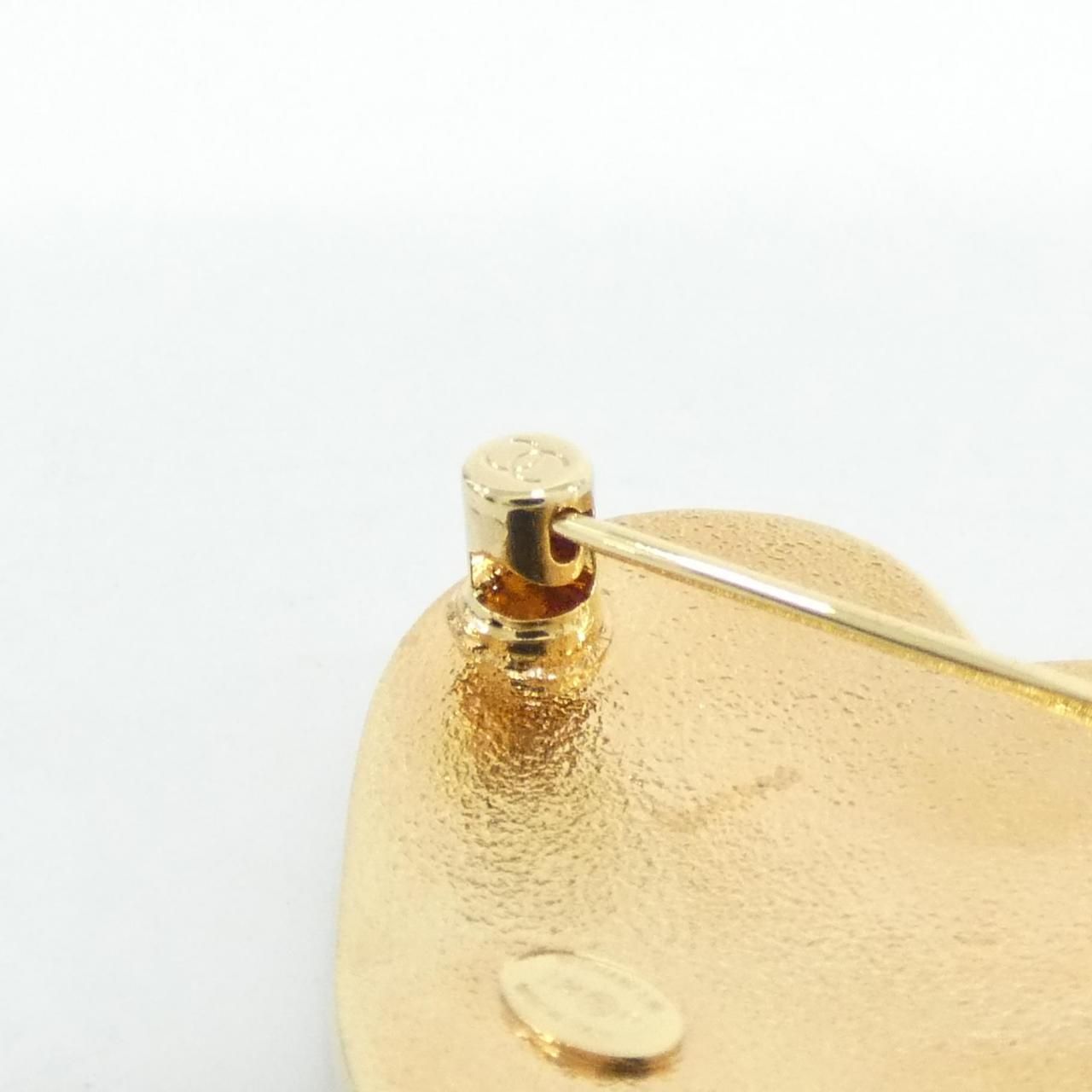 Chanel Brooch Gold — view 3