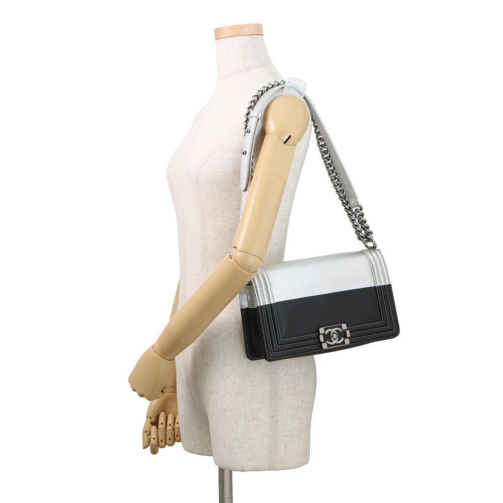Chanel Chain Shoulder Bag Boy 25 CC Logo Bicolor Leather Black — view 4