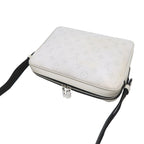 Louis Vuitton Messenger — view 4