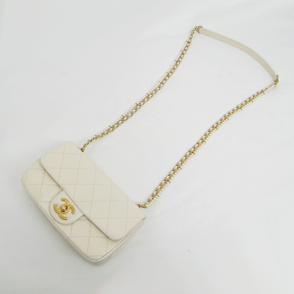 Chanel Chain Shoulder Bag White Pearl Gold — view 9