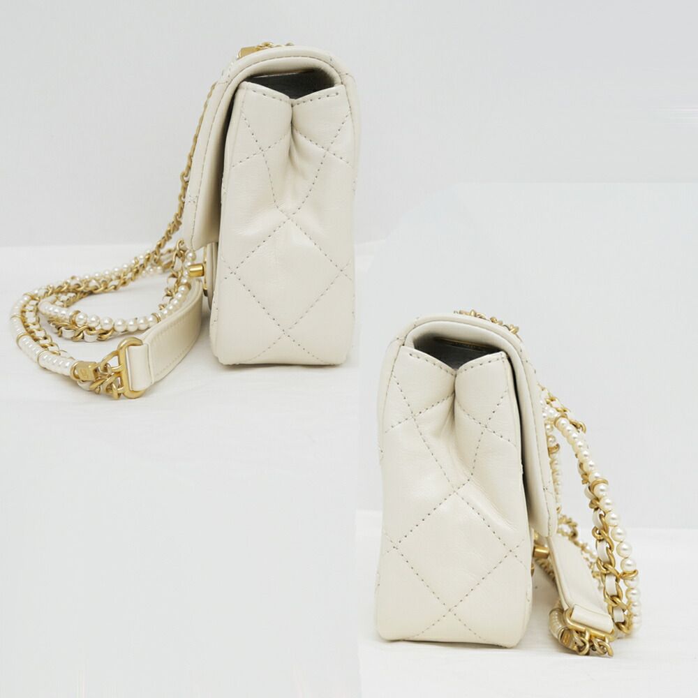 Chanel Chain Shoulder Bag White Pearl Gold — view 3