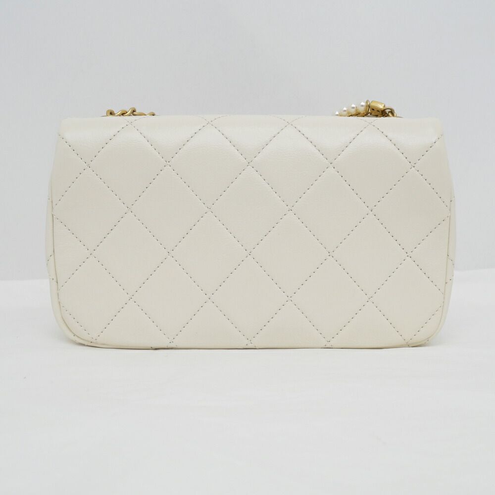 Chanel Chain Shoulder Bag White Pearl Gold — view 2