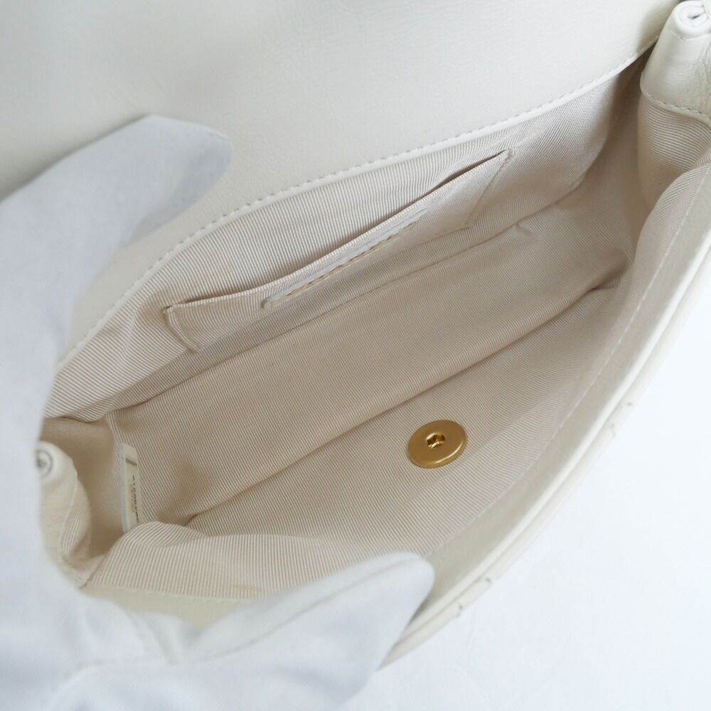Chanel Chain Shoulder Bag White Pearl Gold — view 5