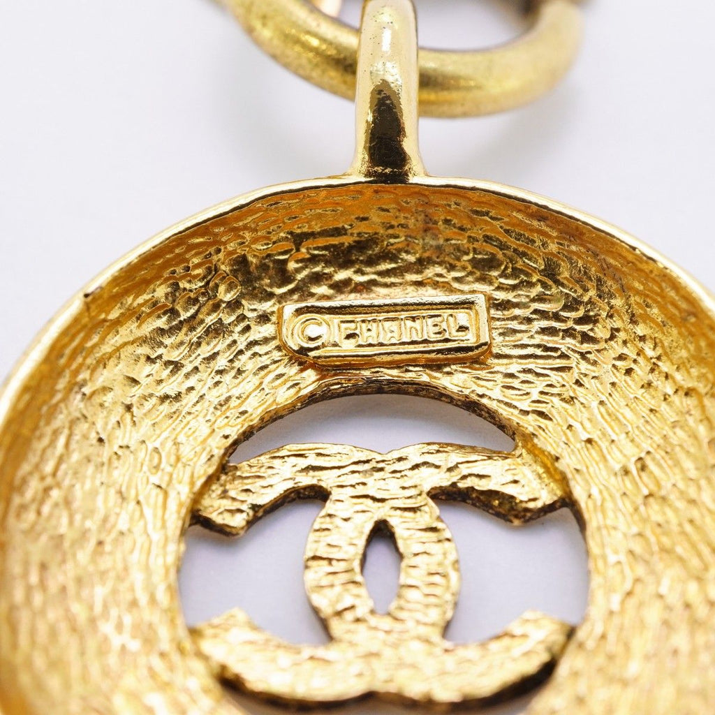Chanel Necklace Vintage CC Logo Round — view 6