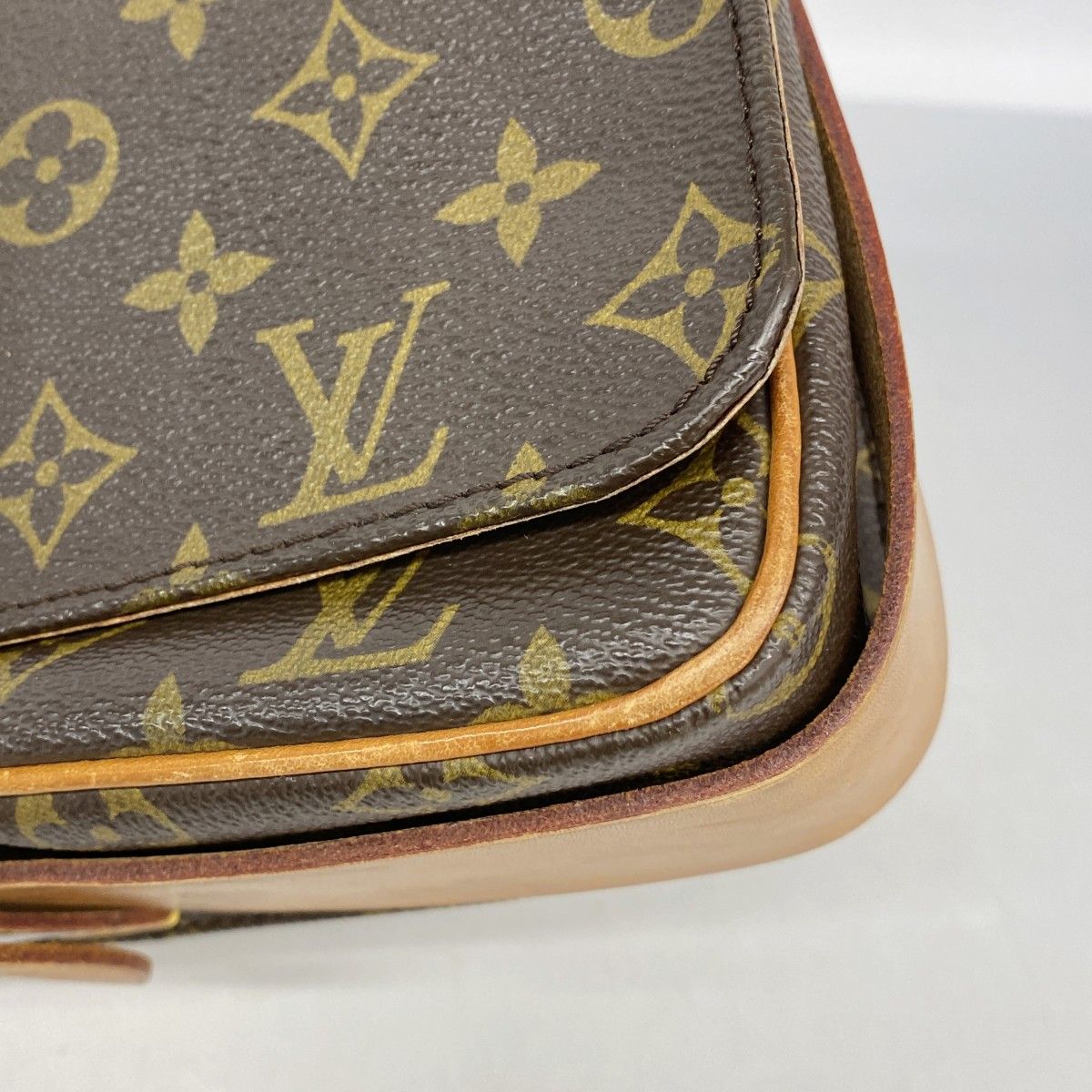 Louis Vuitton Shoulder Bag Monogram Cartouchiere GM Brown — view 7
