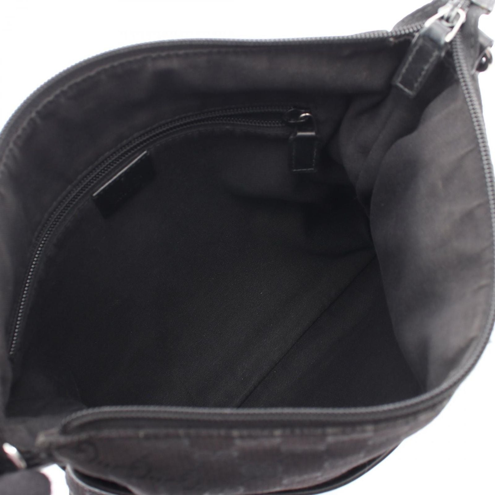 Gucci Shoulder Bag GG Canvas Black — view 3