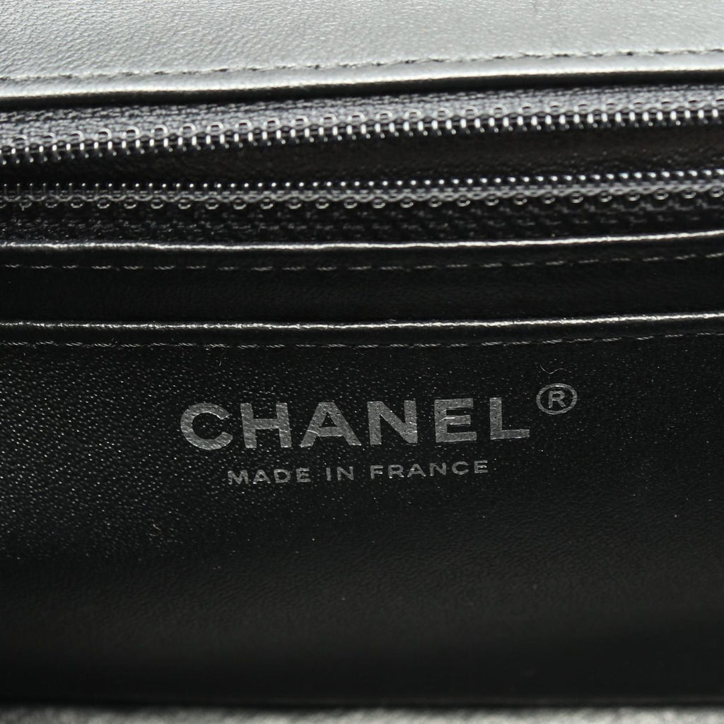 Chanel Shoulder Bag Mini Quilted Black Lambskin Chain — view 4