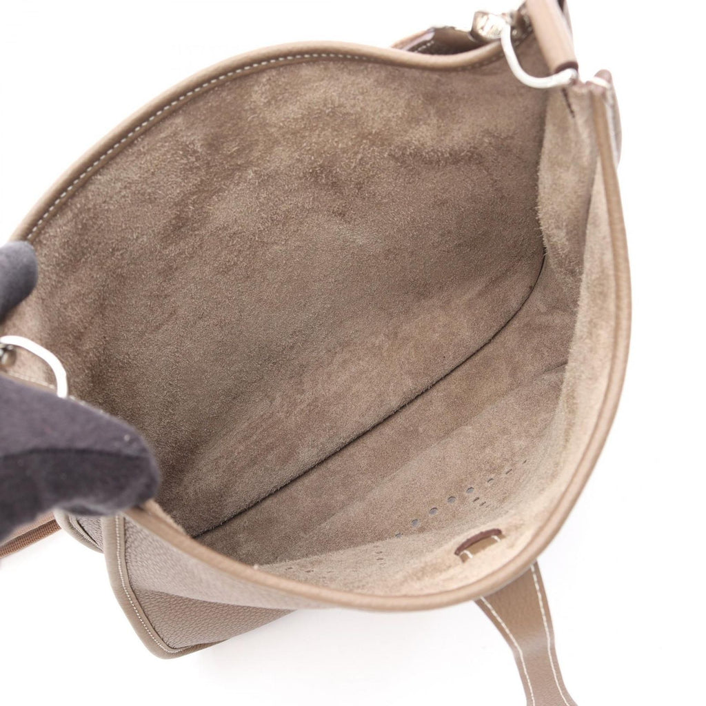 Hermes Shoulder Bag Evelyne 3 Trois PM Etoupe — view 3