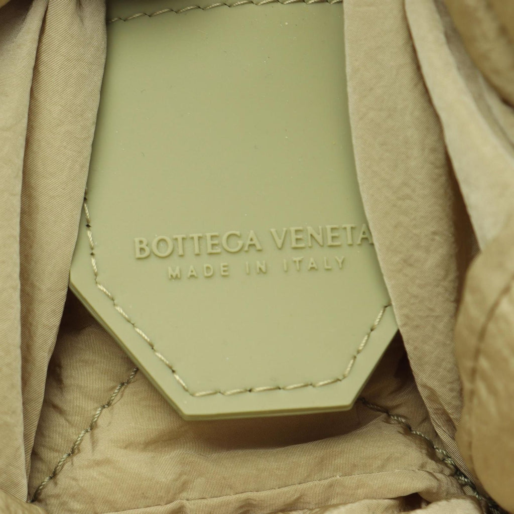 Bottega Veneta Shoulder Bag Maxi Intrecciato Padded Tech Cassette Light Green — view 4