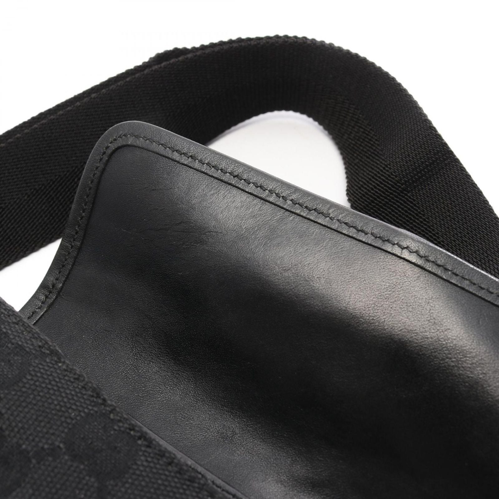 Gucci Waist Bag GG Canvas Black — view 9