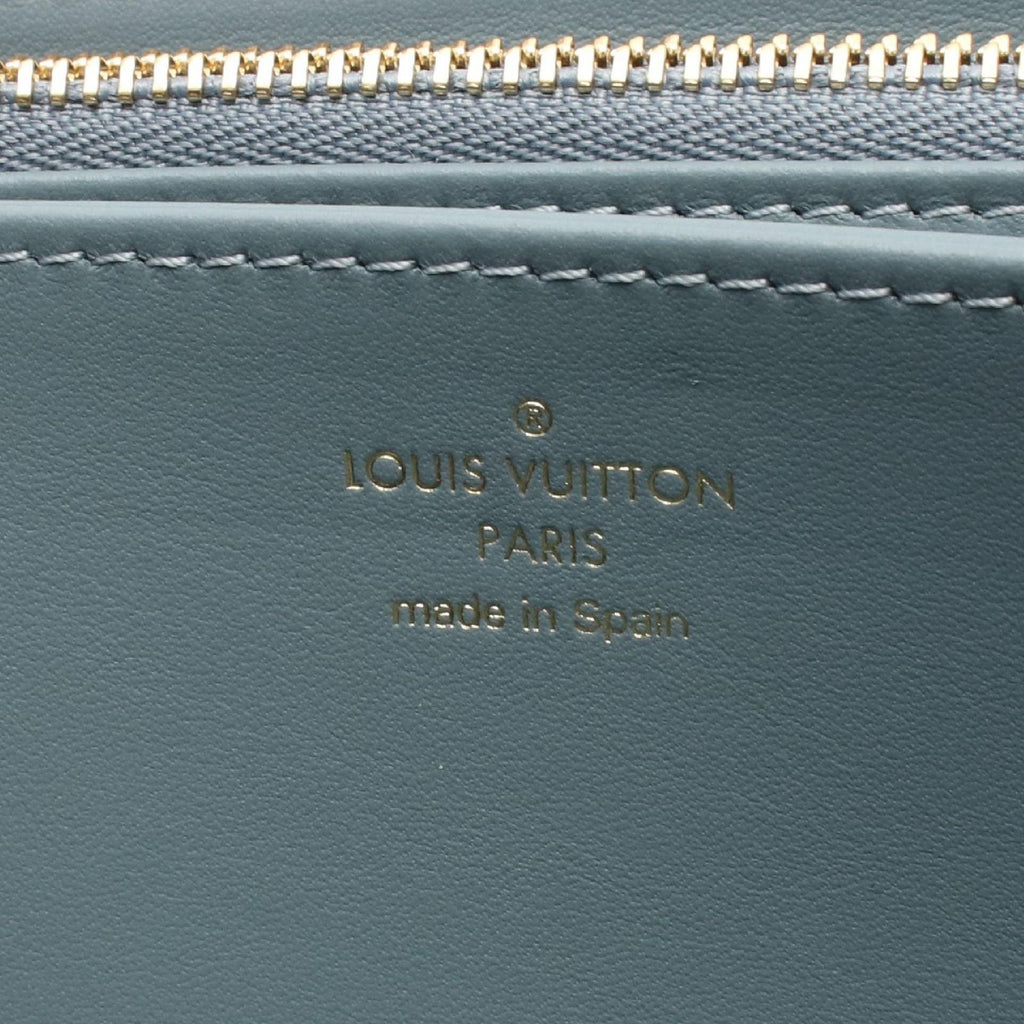 Louis Vuitton Round Wallet Zippy Mahina Flight Mode Brume Leather — view 4