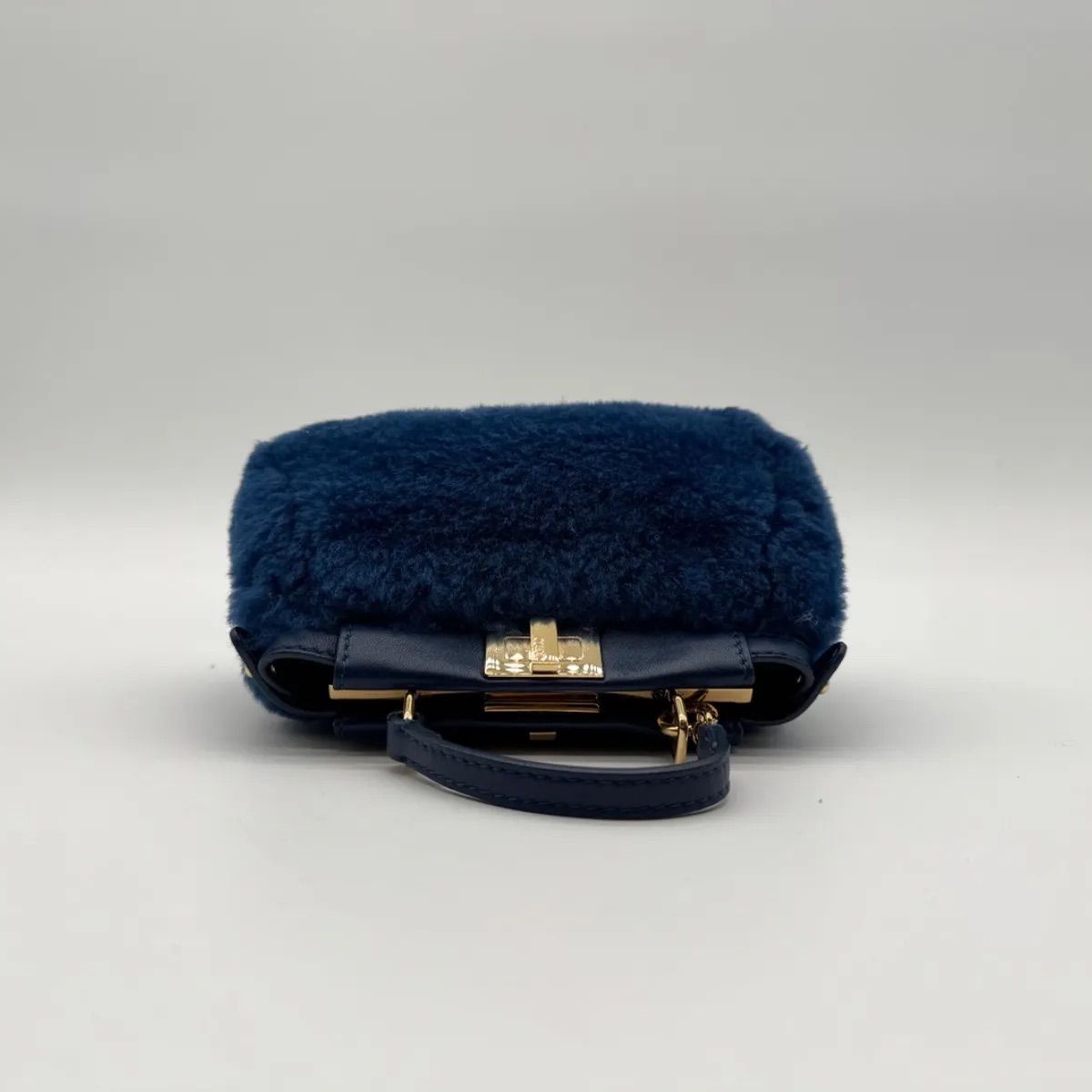 Fendi Shoulder Bag Micro Peekaboo Shearling Blue — view 5
