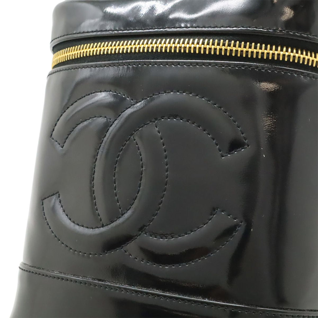 Chanel CC Logo Vanity Handbag Makeup Pouch Cosmetic Enamel Patent Leather Black — view 7