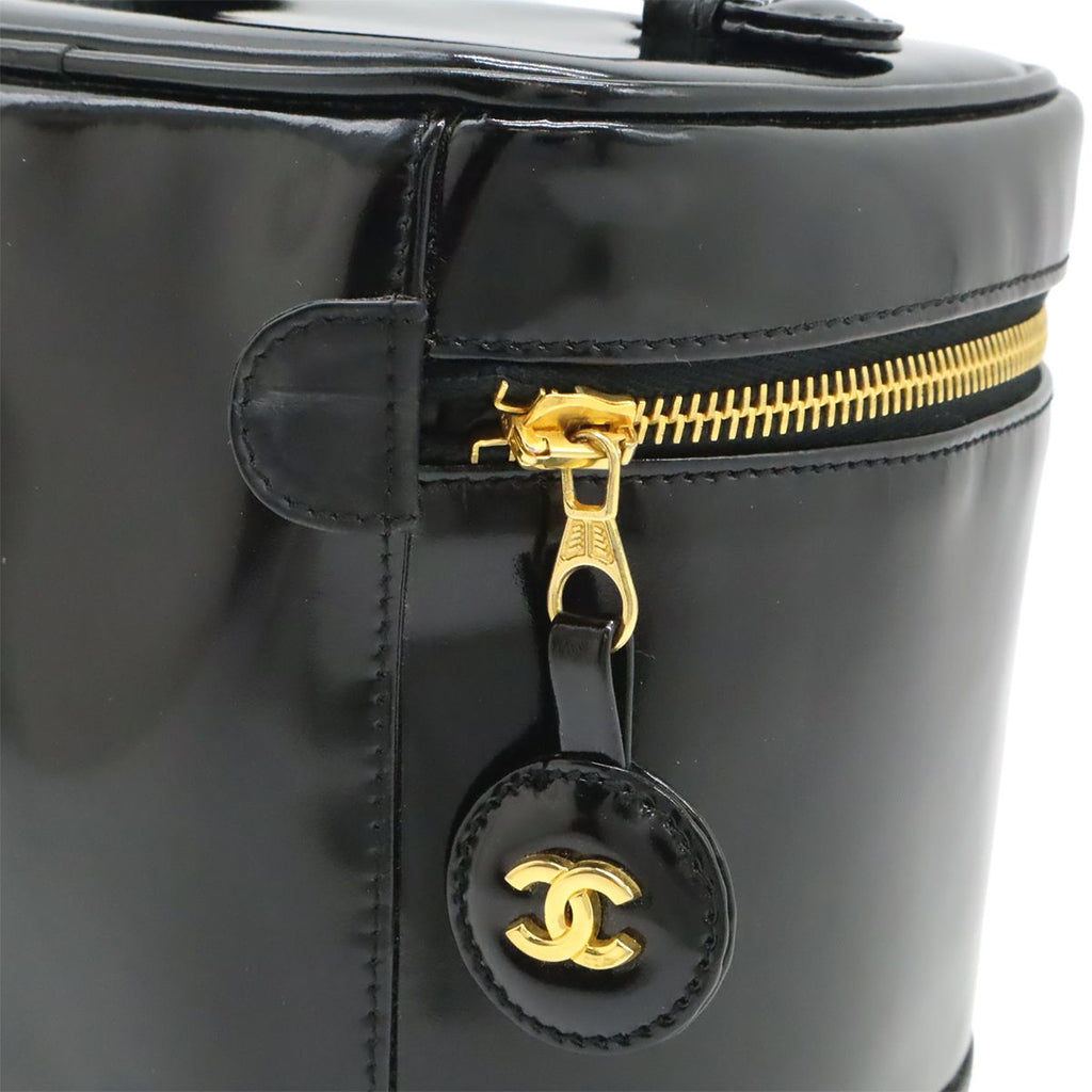 Chanel CC Logo Vanity Handbag Makeup Pouch Cosmetic Enamel Patent Leather Black — view 5