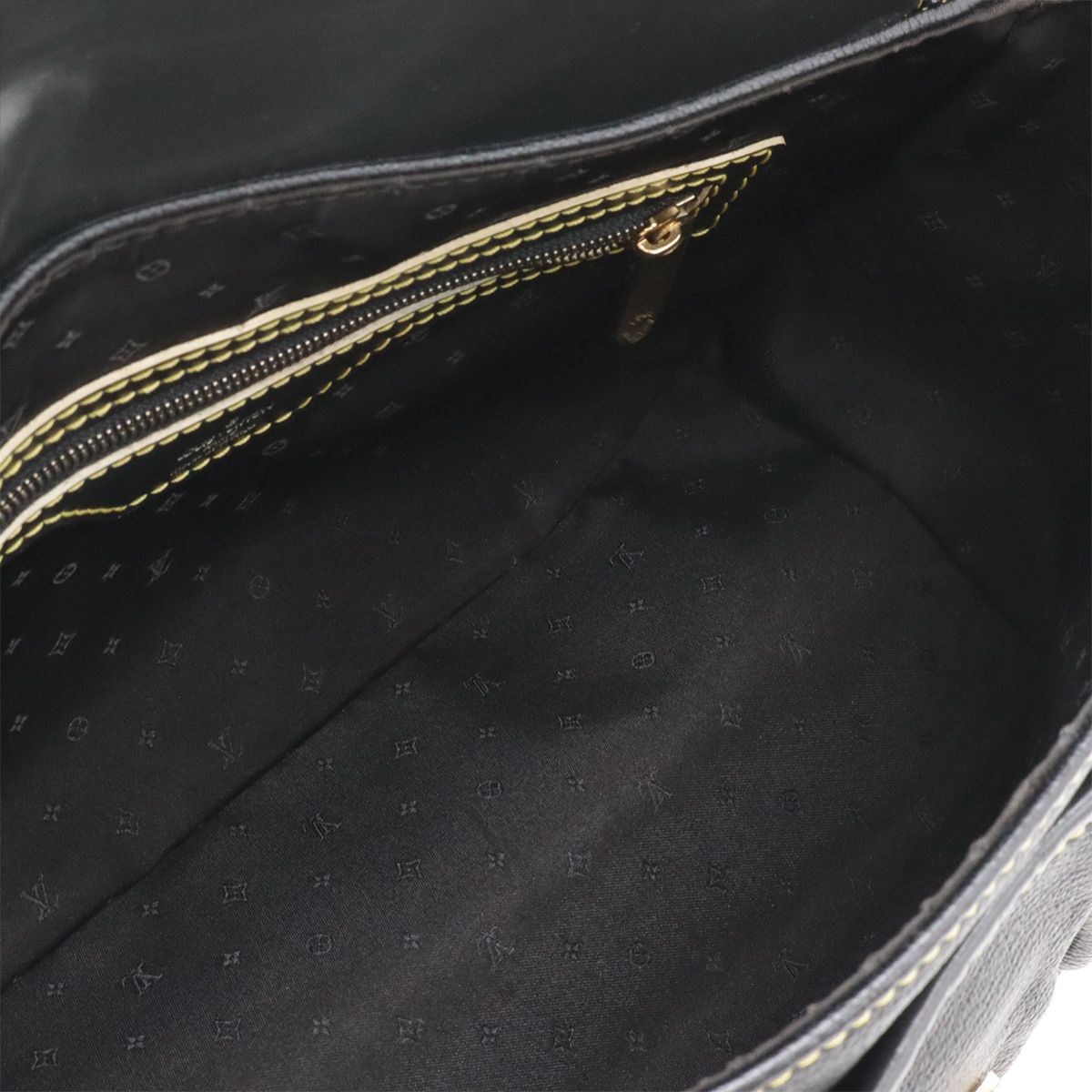 Louis Vuitton Suhali Confidant Shoulder Bag Leather Studs Noir Black Gold — view 6