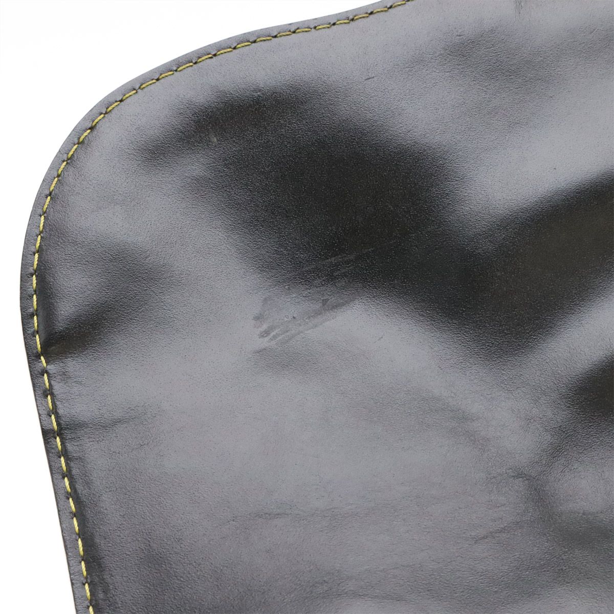 Louis Vuitton Suhali Confidant Shoulder Bag Leather Studs Noir Black Gold — view 8