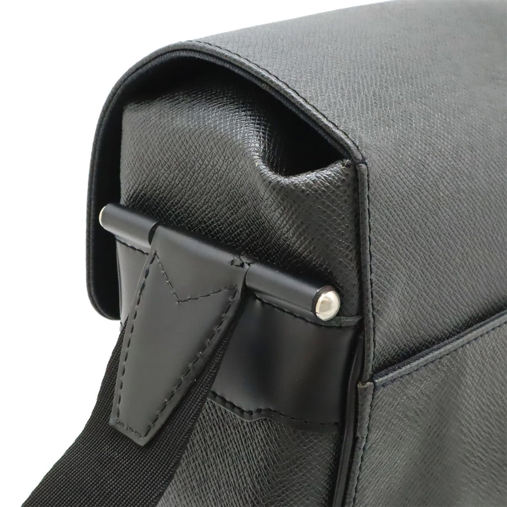 Louis Vuitton Taiga Shoulder Bag Crossbody Leather Ardoise Black — view 4