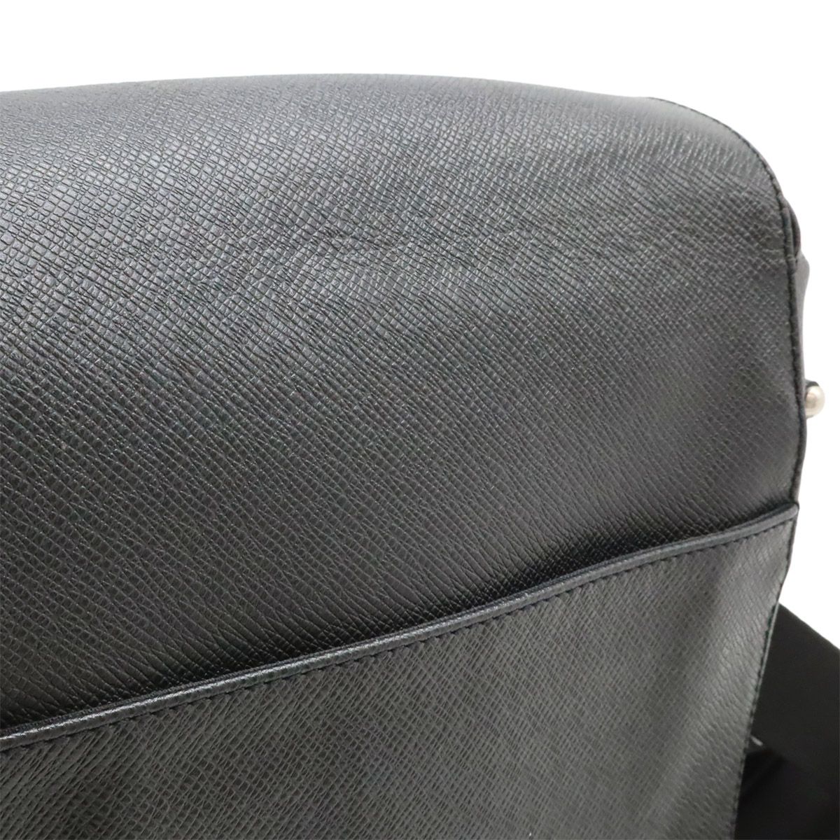 Louis Vuitton Taiga Shoulder Bag Crossbody Leather Ardoise Black — view 7