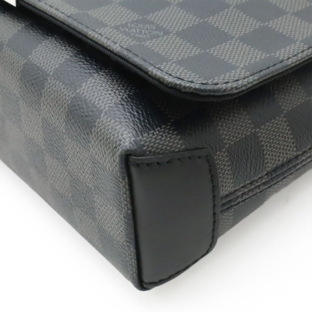 Louis Vuitton Damier Graphite District PM Messenger — view 3