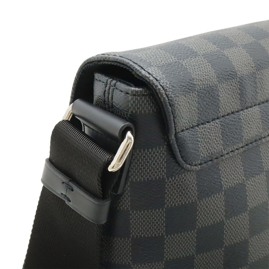 Louis Vuitton Damier Graphite District PM Messenger — view 4