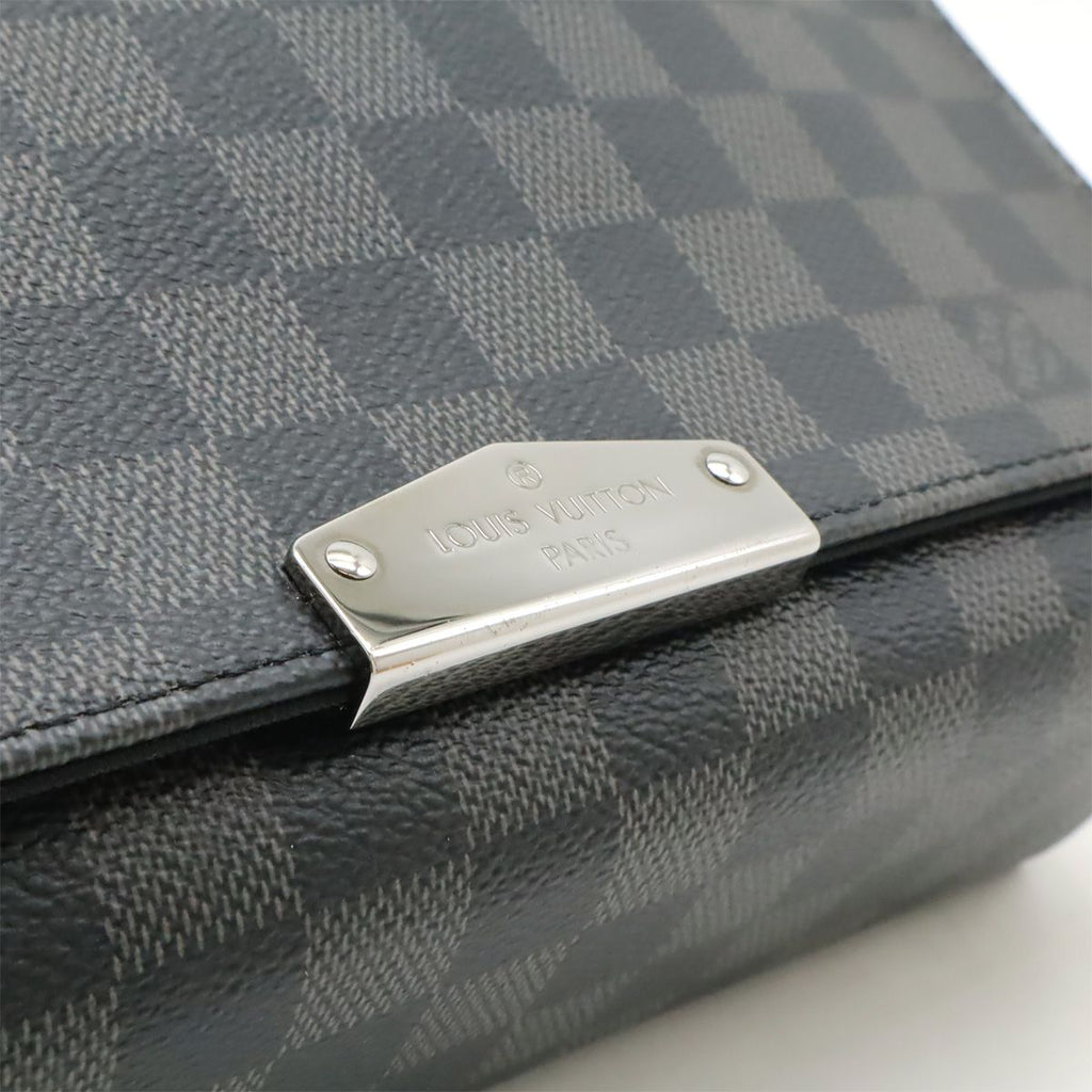 Louis Vuitton Damier Graphite District PM Messenger — view 7