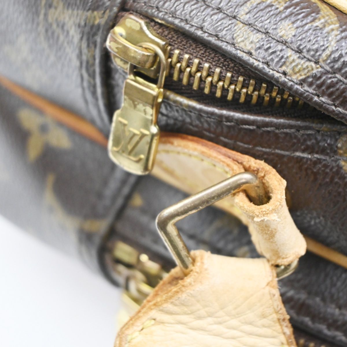 Louis Vuitton Reporter PM Shoulder Bag Monogram Leather — view 9
