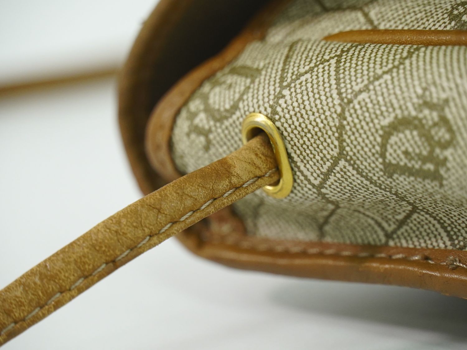 Dior Honeycomb Pattern Shoulder Bag Pochette Beige — view 5