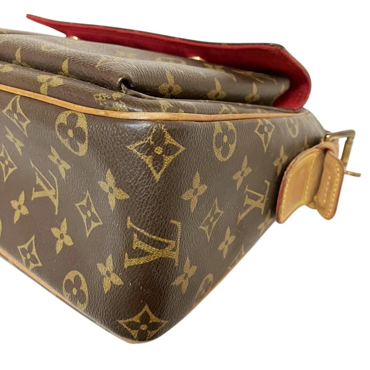 Louis Vuitton GM Monogram Shoulder Bag Canvas — view 9