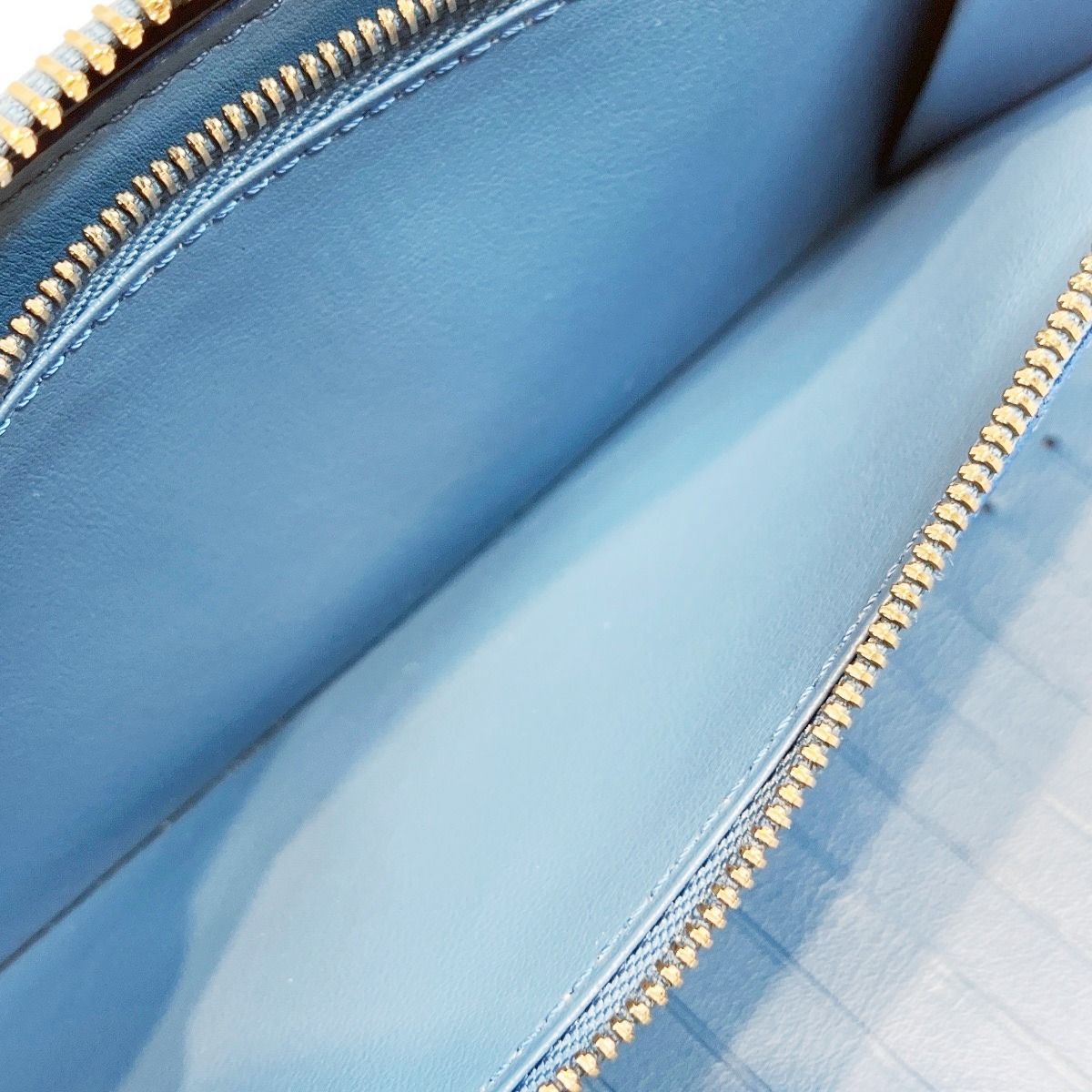 Louis Vuitton Zippy Wallet Vertical Taiga Taurillon Leather — view 5