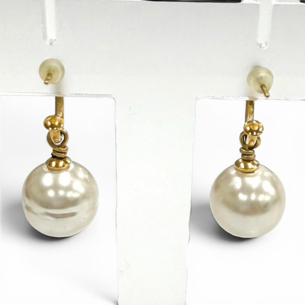 Chanel Vintage CC Logo Pearl Earrings White Gold — view 4