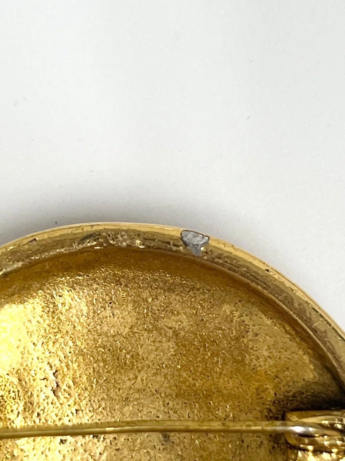 Chanel Vintage Brooch CC Mark Gold Circle — view 5