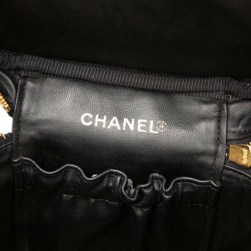 Chanel CC Logo Vanity Bag Handbag Black Caviar Leather — view 5