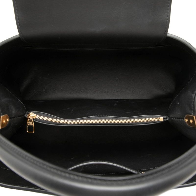 Louis Vuitton Capucines Super GM 2-Way Shoulder Bag Black Leather — view 4