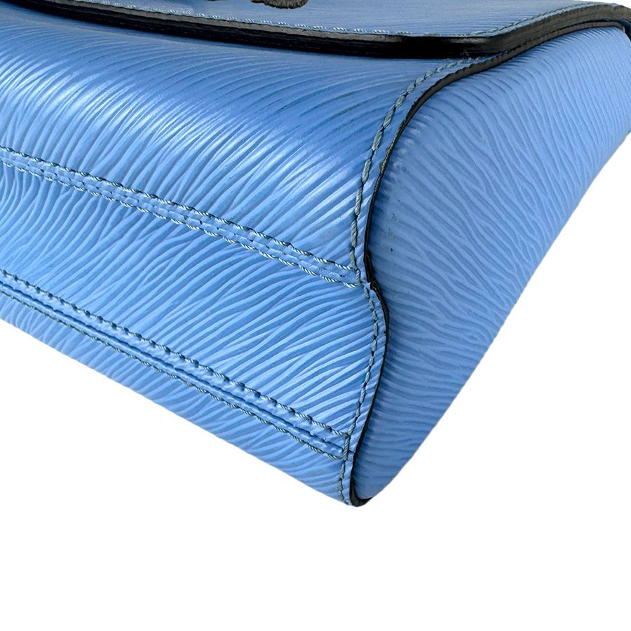 Louis Vuitton Shoulder Bag Twist — view 9