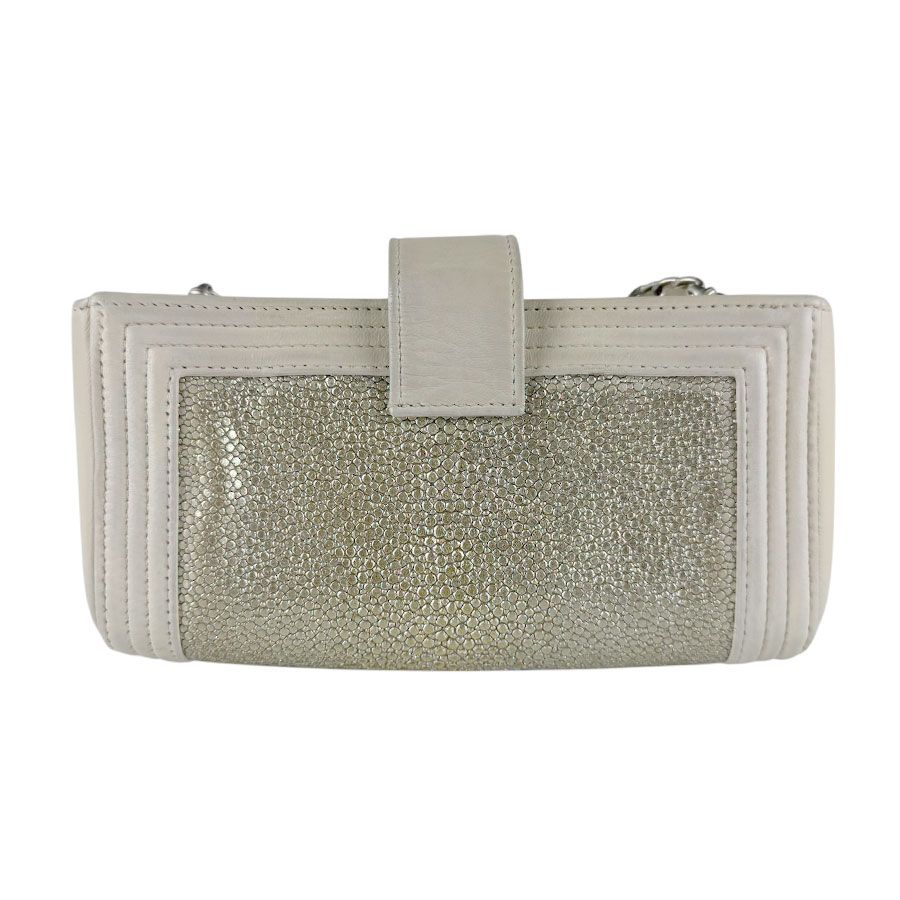 Chanel Shoulder Bag Ivory — view 3