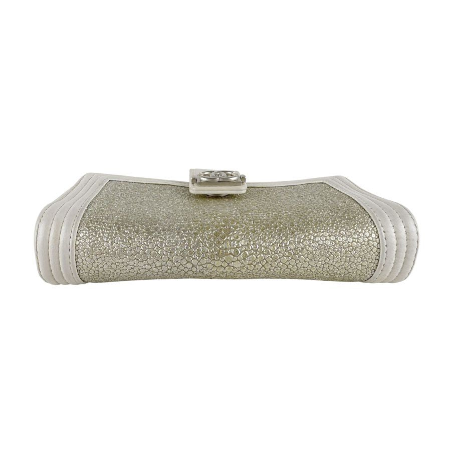Chanel Shoulder Bag Ivory — view 4
