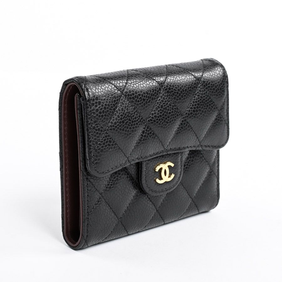 Chanel Compact Wallet Classic Small Flap — view 2