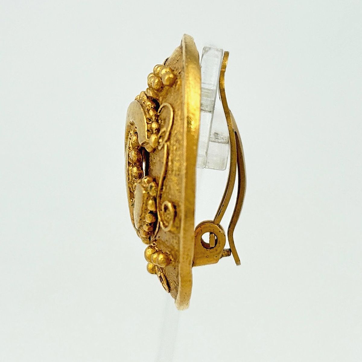 Chanel CC Logo Round Earrings Gold Plated — view 2