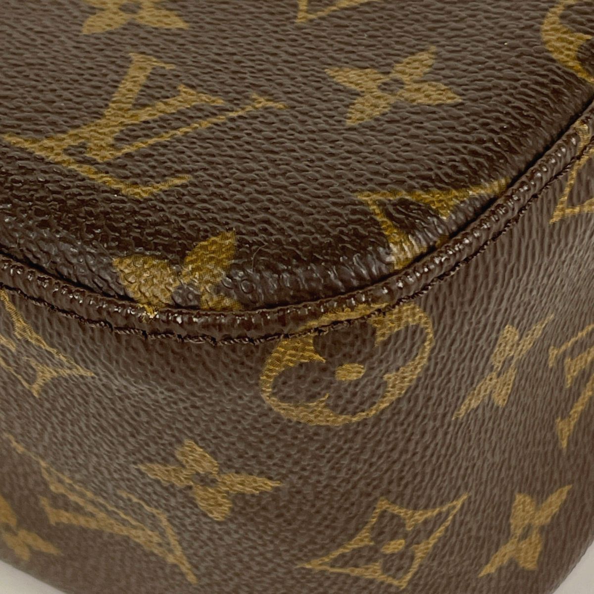Louis Vuitton Looping Shoulder Bag Monogram Brown — view 3